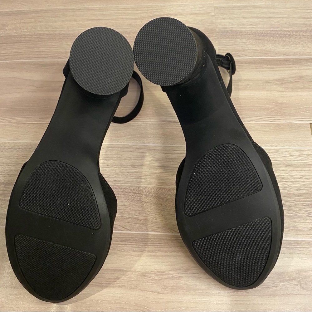 Lauren Conrad black faux suede round heels closed toe with strap size 7.5 - Picture 10 of 14
